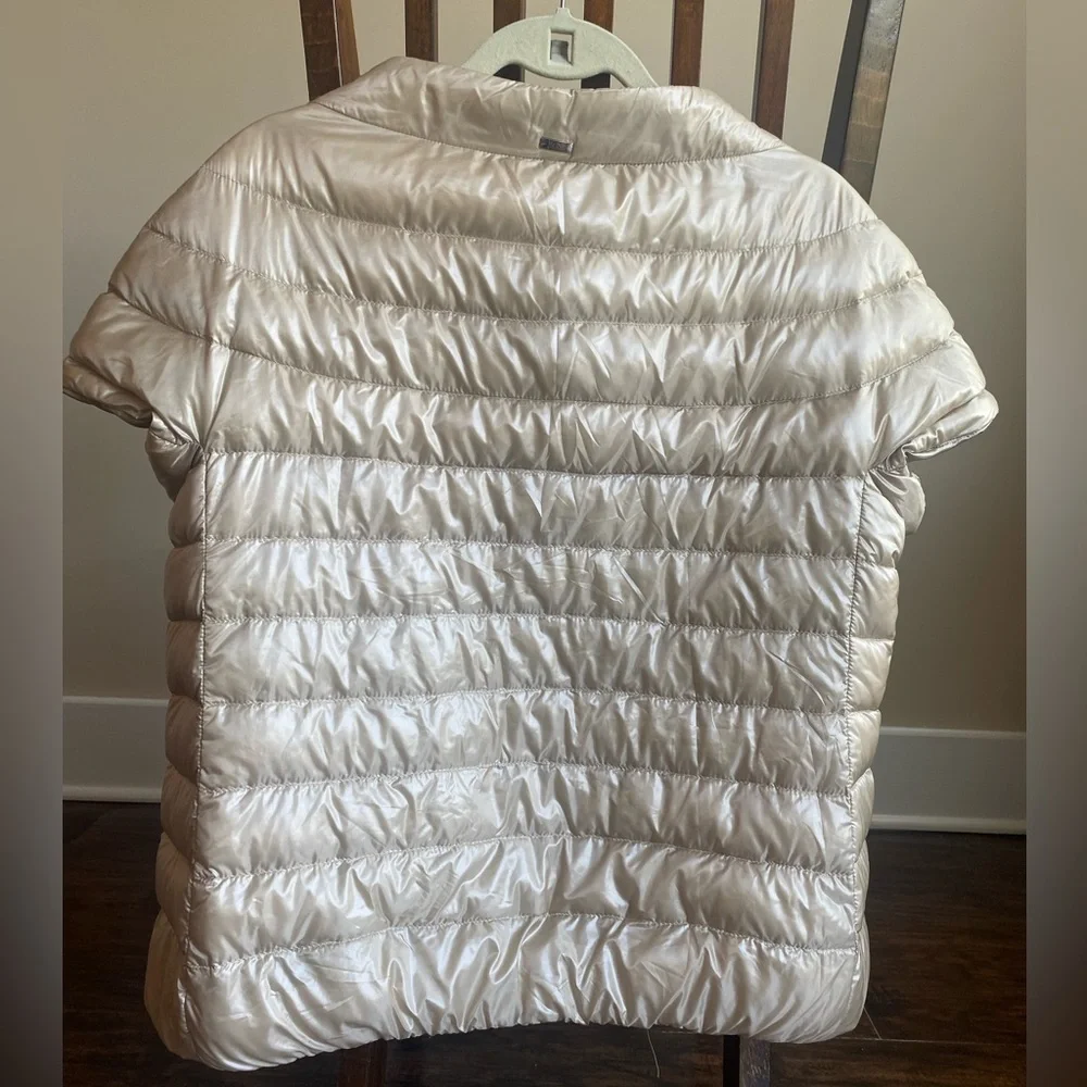 Herno Emilia Cap Sleeve Ultra Light Puffer Vest - Picture 3 of 16